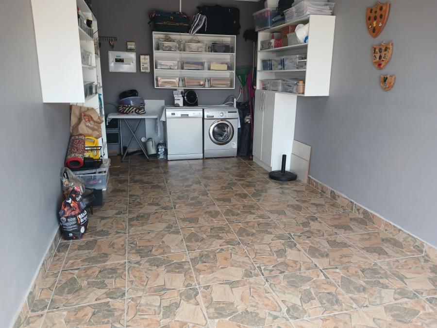 3 Bedroom Property for Sale in Seemeeu Park Western Cape